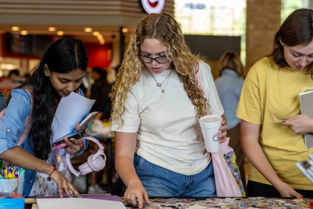 Decorate Your School Supplies during Involvement Week.